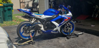 White And Blue SUZUKI GSXR-750