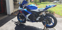 White And Blue SUZUKI GSXR-750