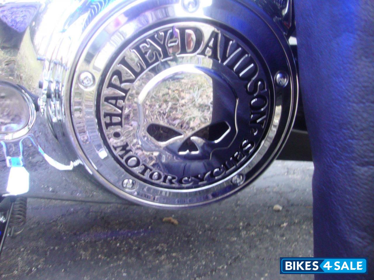 Vivid Black Harley Davidson Superglide FXDC