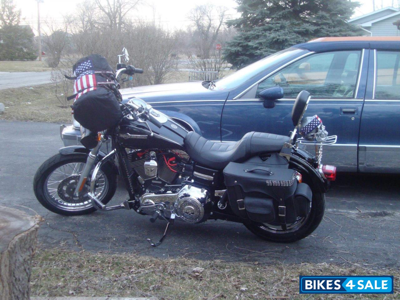 Vivid Black Harley Davidson Superglide FXDC