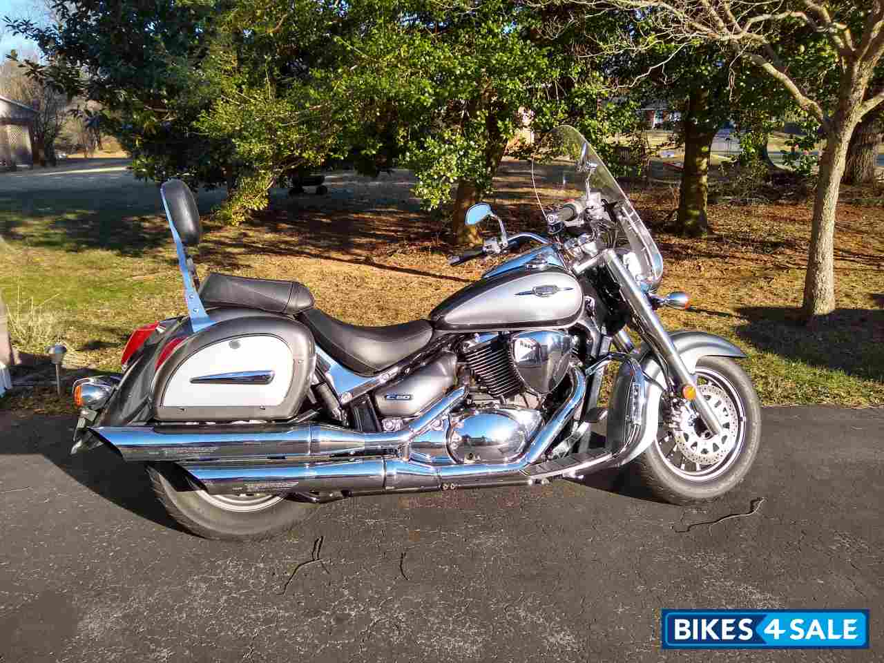 Metallic Grey/silver Suzuki Boulevard C50