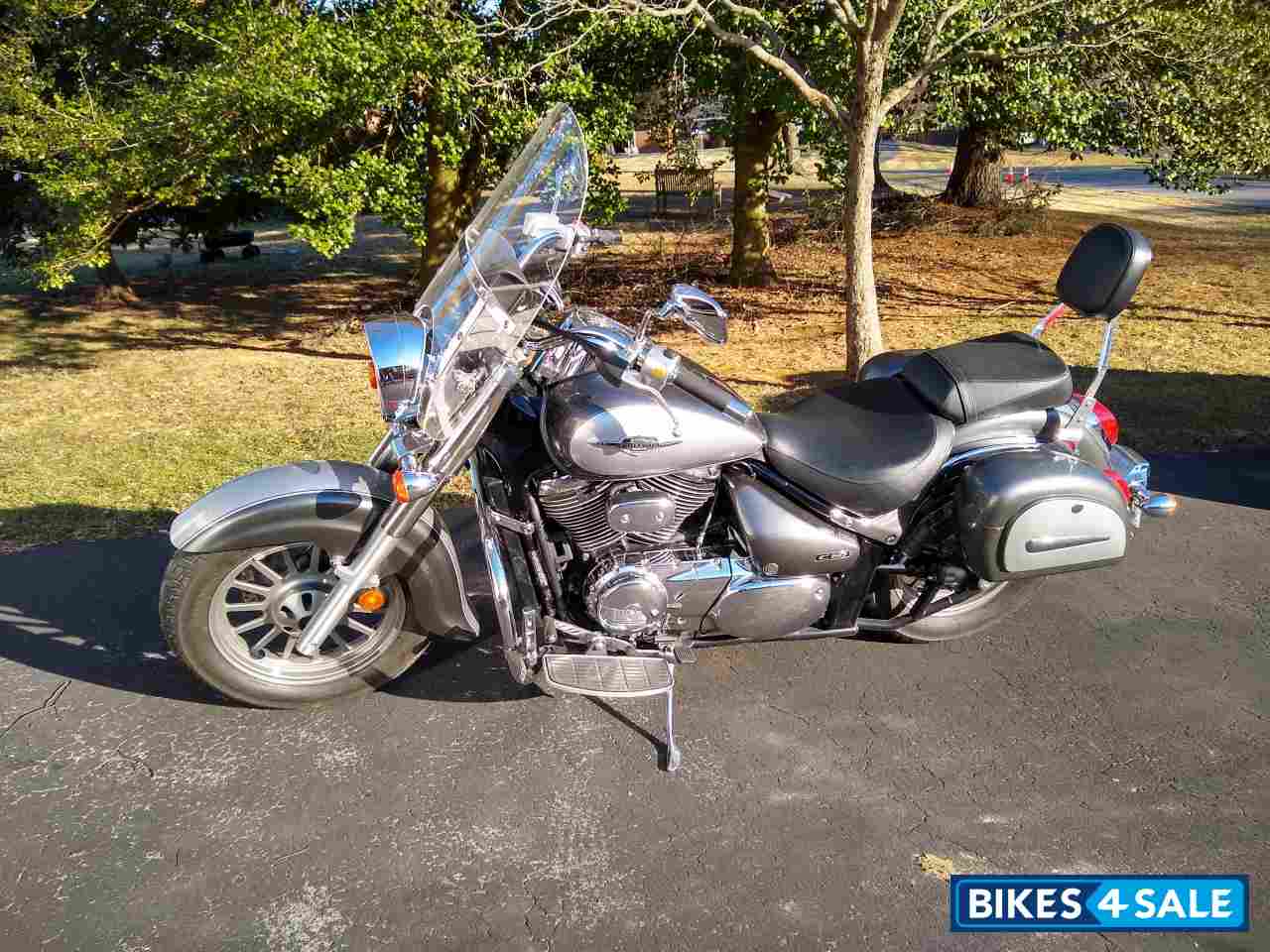 Metallic Grey/silver Suzuki Boulevard C50