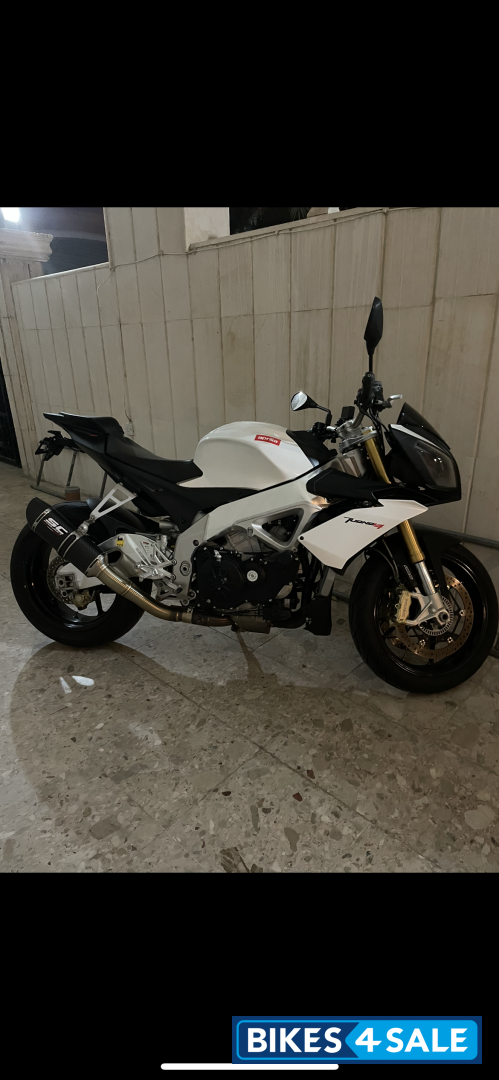 Aprilia Tuono V4R