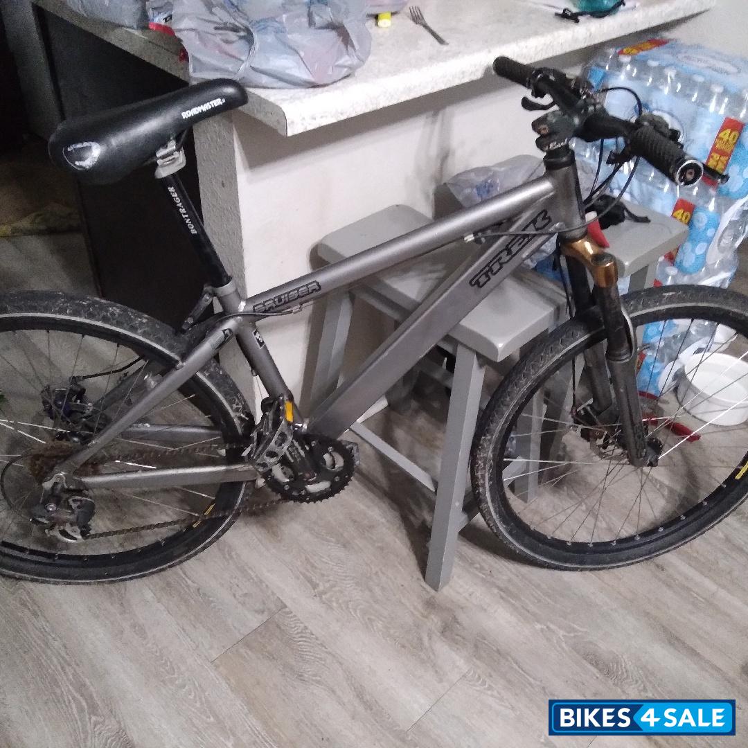 Smoke Gray Trek Bruiser