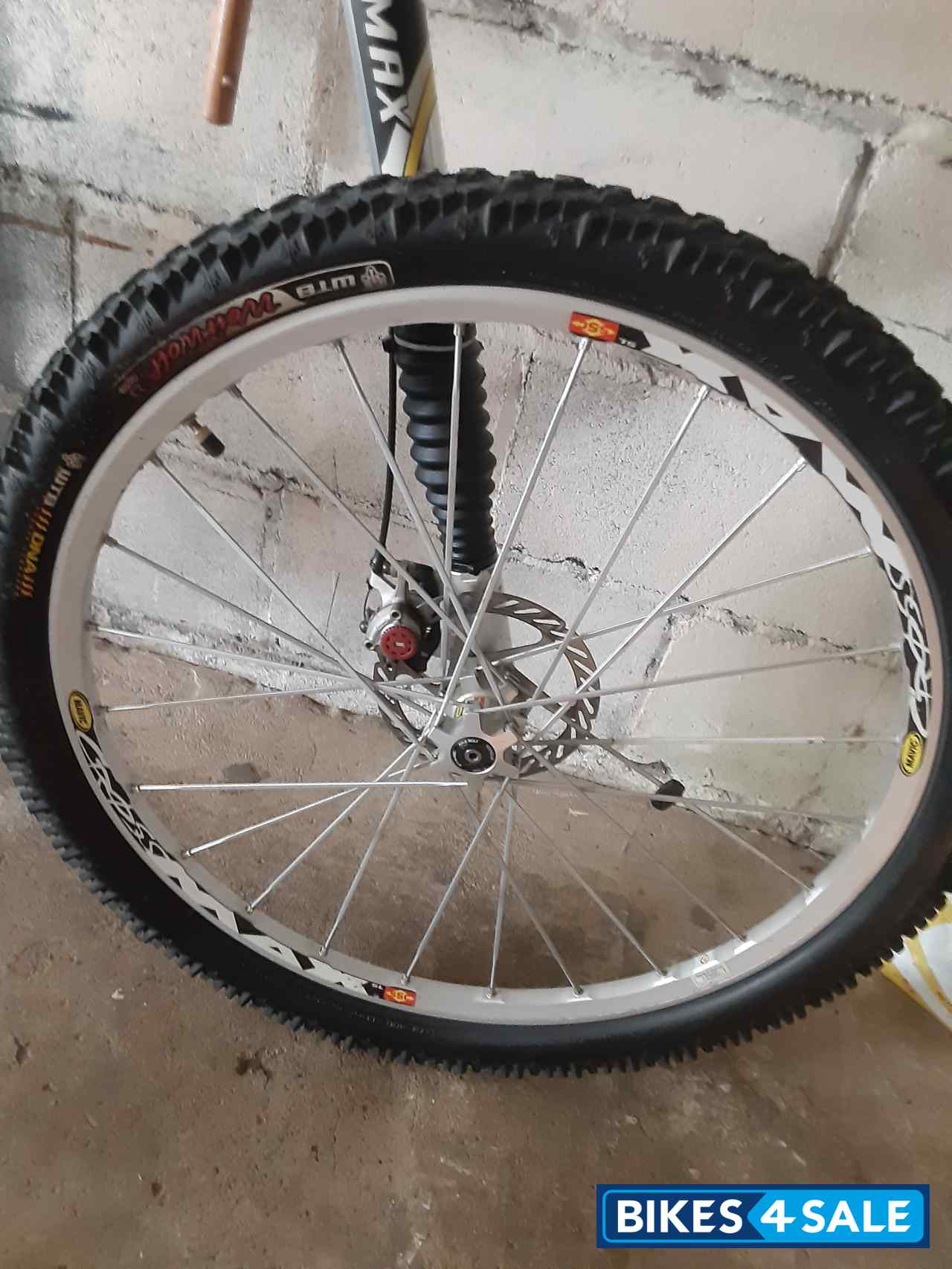 Cannondale Jekyll 3000 with Lefty Max front fork