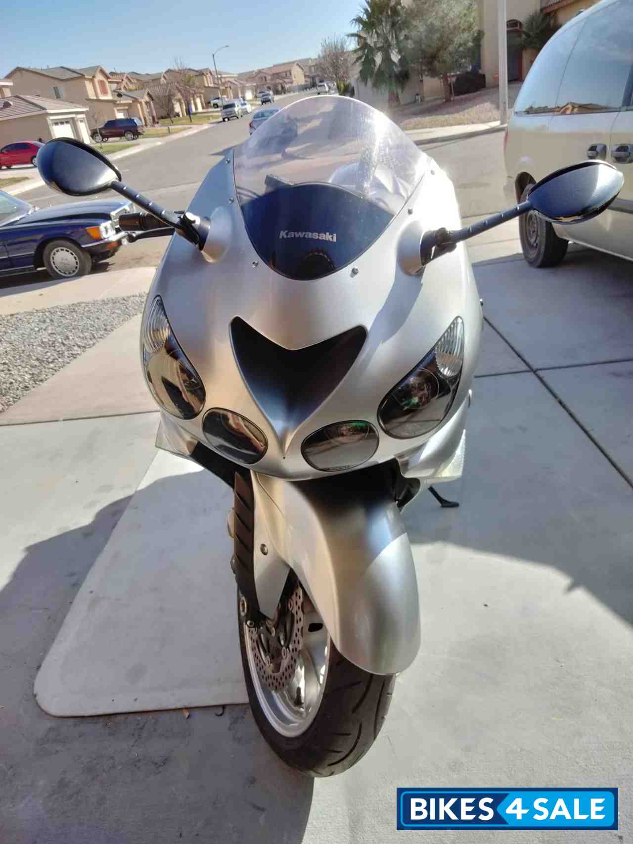 Atomic Silver Kawasaki Ninja zx1400cc
