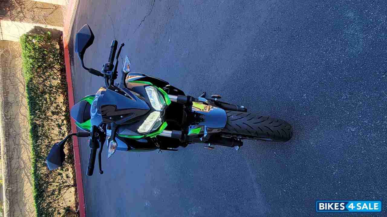 Green/black Kawasaki Z400