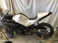 White Black Red Yamaha XFR3