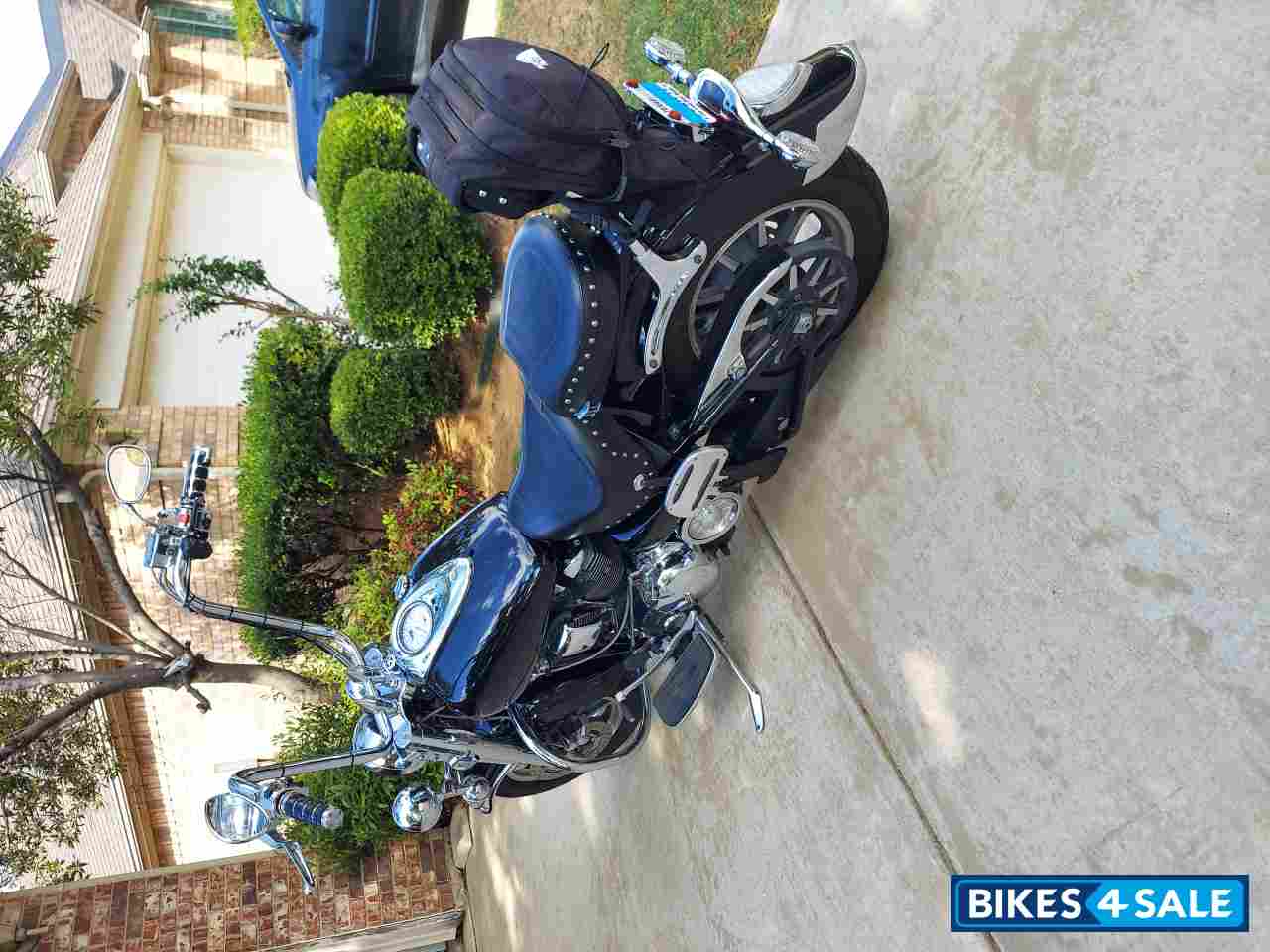 Black Yamaha Roadstar Silverado