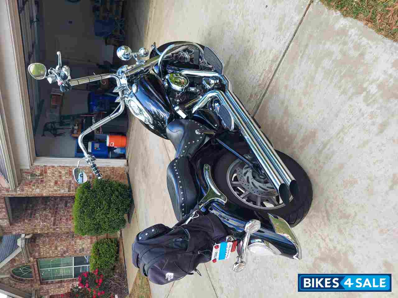 Black Yamaha Roadstar Silverado