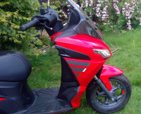 Red Aprilia SXR50
