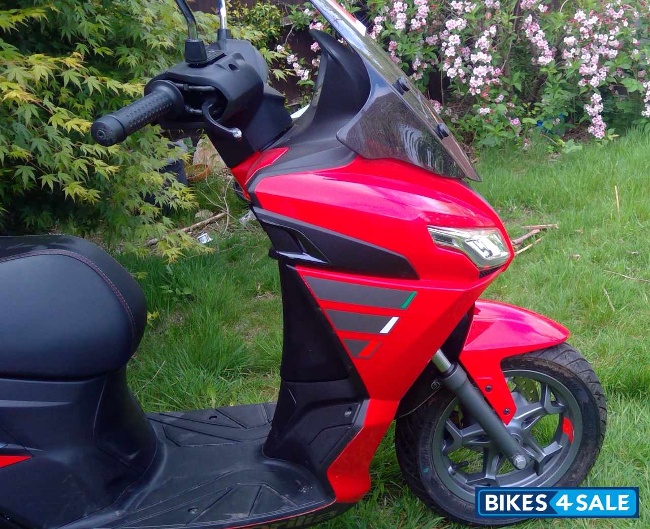 Red Aprilia SXR50 Red Aprilia SXR50