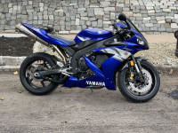 Blue Yamaha R1 Yamaha R1