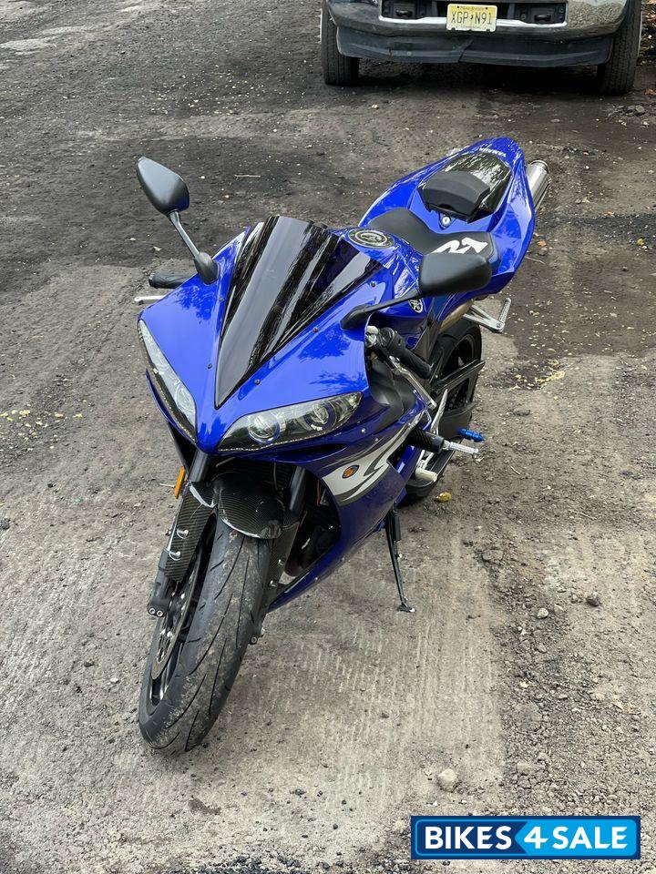 Blue Yamaha R1 Yamaha R1