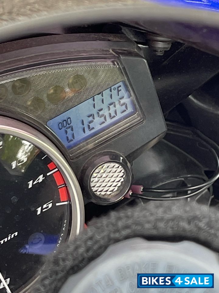 Blue Yamaha R1 Yamaha R1