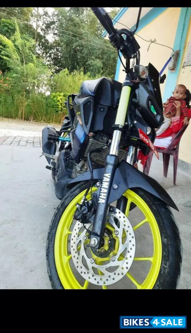 Black Yamaha Mt 15
