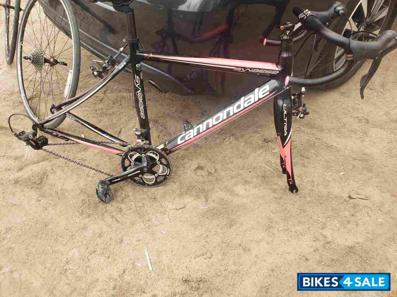 Pink / Black Cannondale Synapse