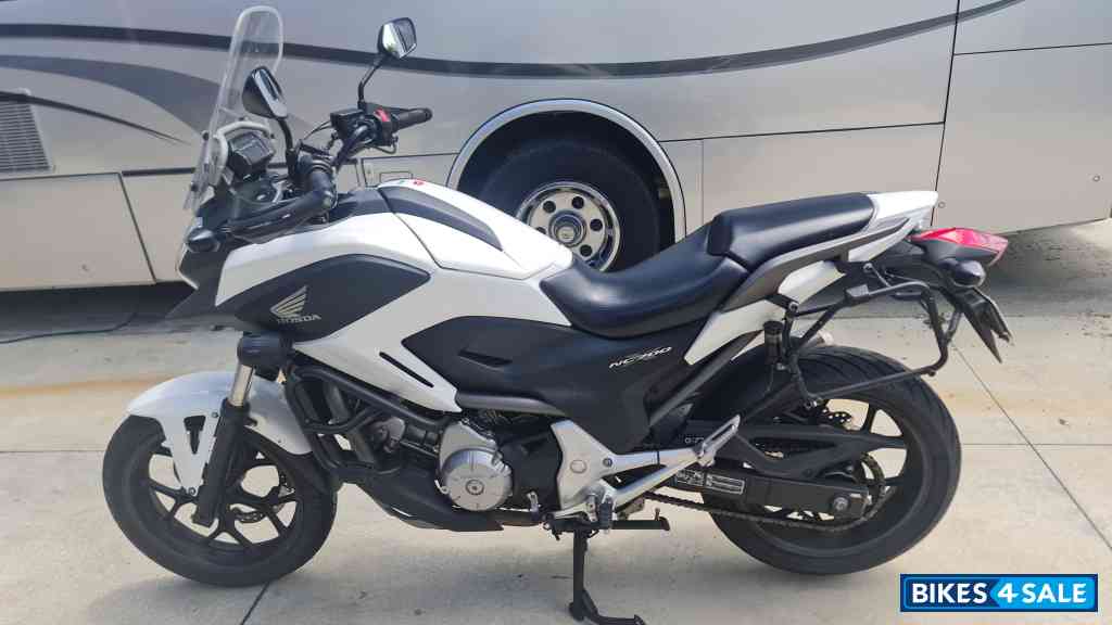 White Honda NC700X