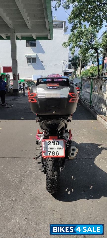 Black/red Honda CB500X
