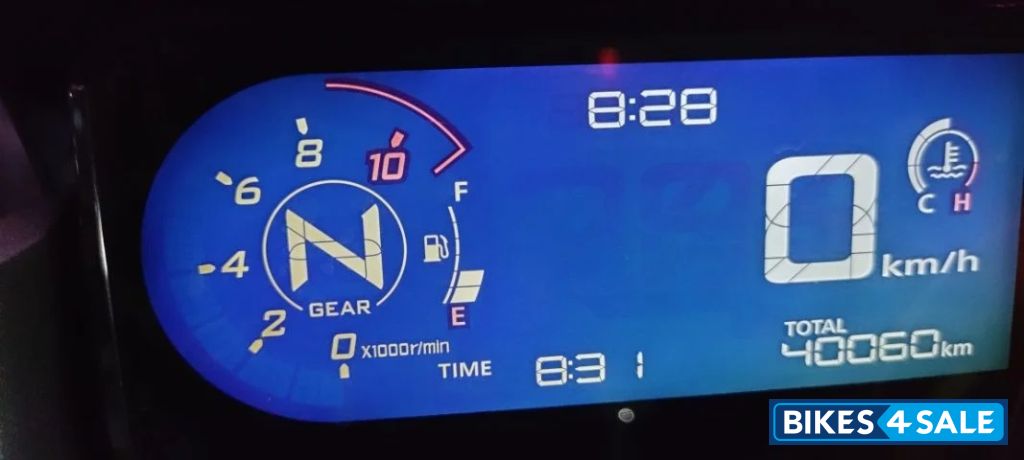 Black/red Honda CB500X