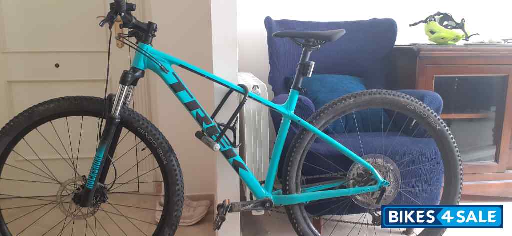 Turqoise TREK Marlin 7 Turqoise TREK Marlin 7