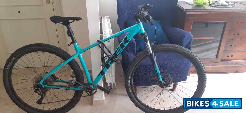 Turqoise TREK Marlin 7 Turqoise TREK Marlin 7