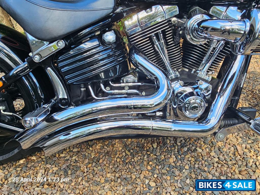 Black Harley Davidson Softail Classic Rocker C