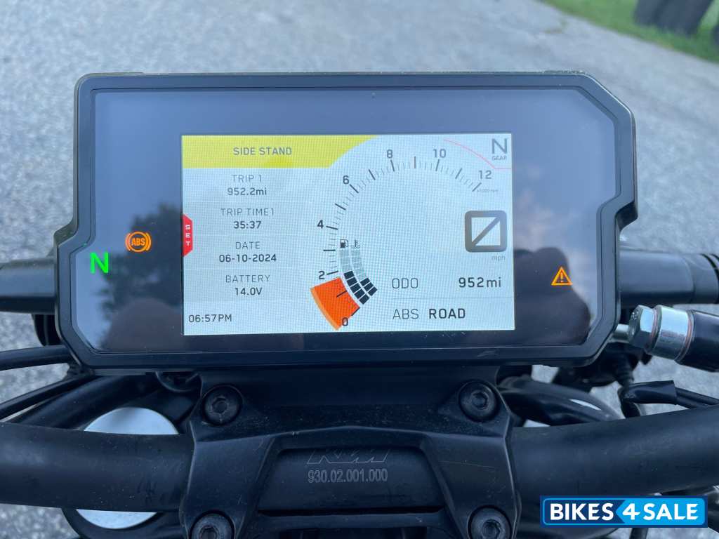 Black/red KTM 390 Duke