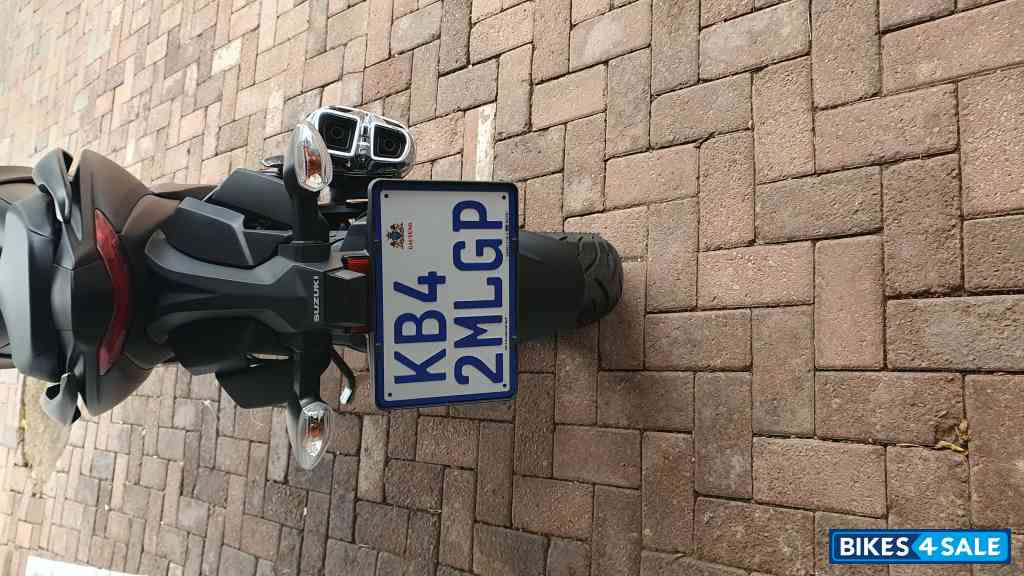 Black Suzuki GIXXER250 Naked