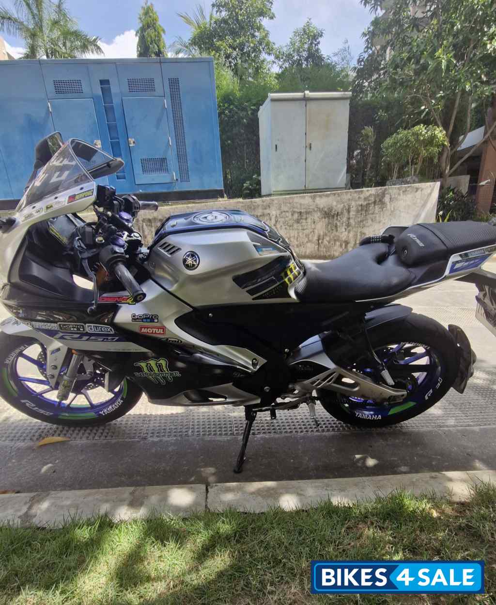 Silver/black Yamaha YAMAHA R15M (YZF) Silver/black Yamaha YAMAHA R15M (YZF)