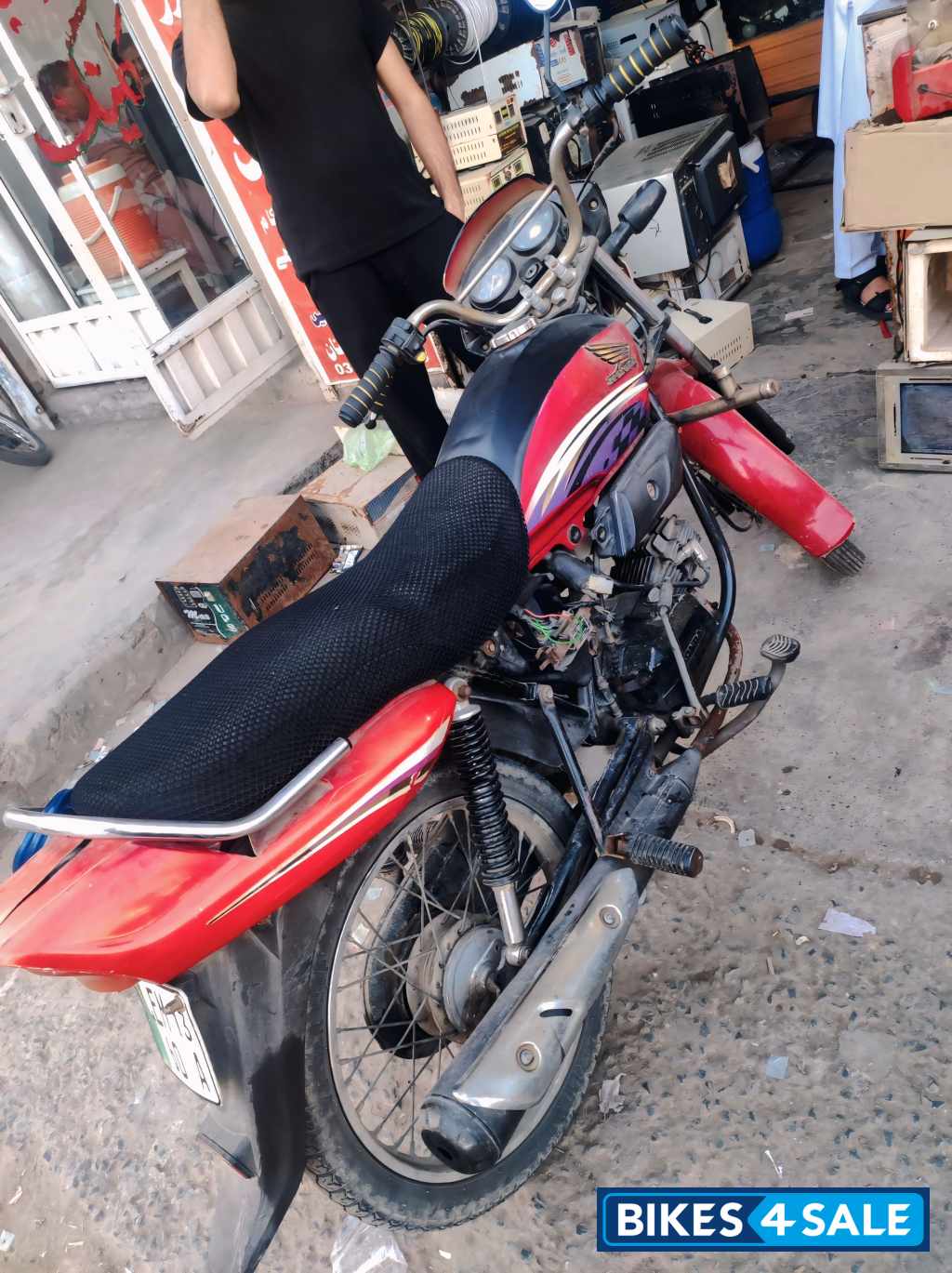 Red Honda Pridor