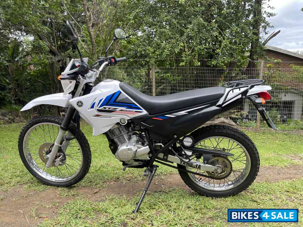 White Yamaha XTZ125