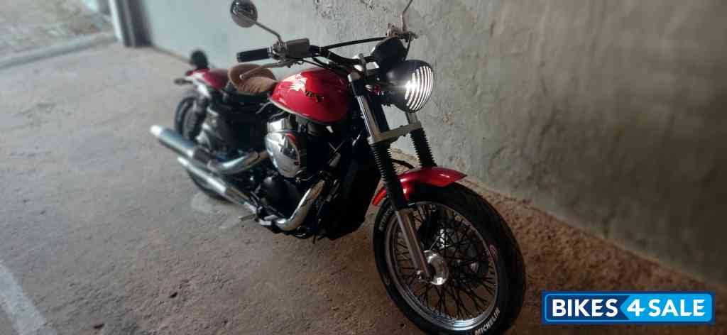 Red Honda VT-S 750