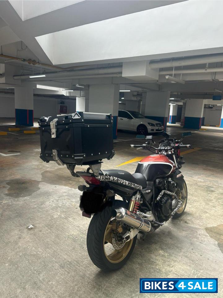 Red Honda CB400 Super 4 Spec 3