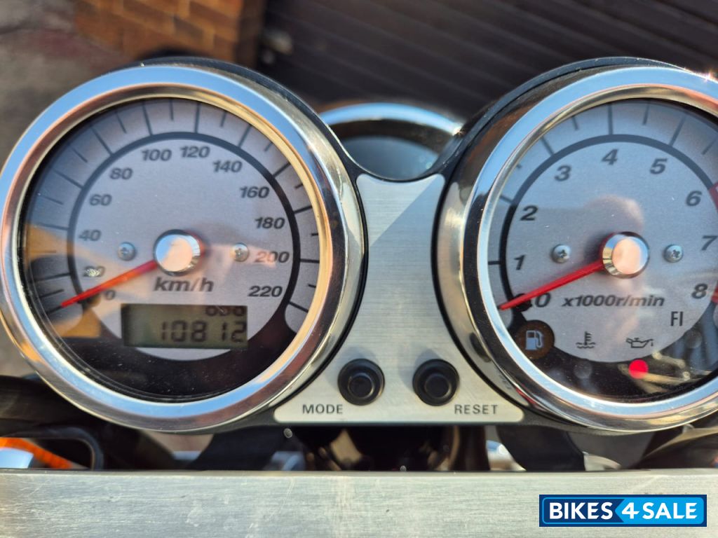 Black And Red Kawasaki Vulcan 1600 MeanStreak SE