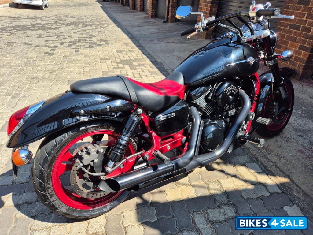 Black And Red Kawasaki Vulcan 1600 MeanStreak SE
