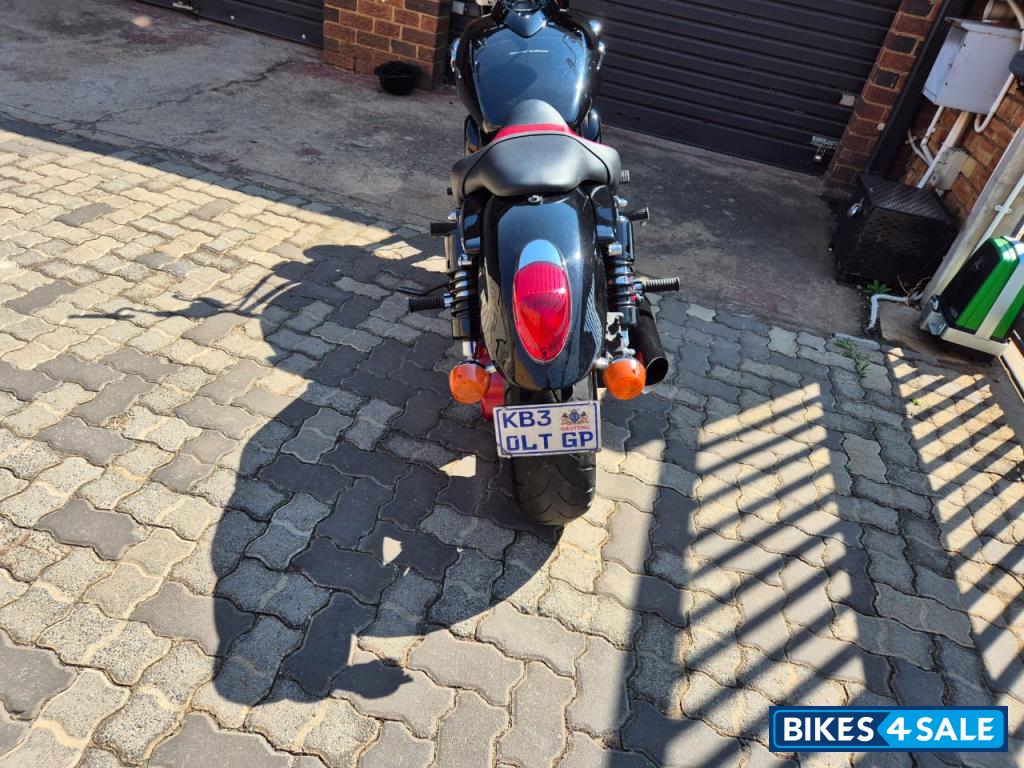 Black And Red Kawasaki Vulcan 1600 MeanStreak SE