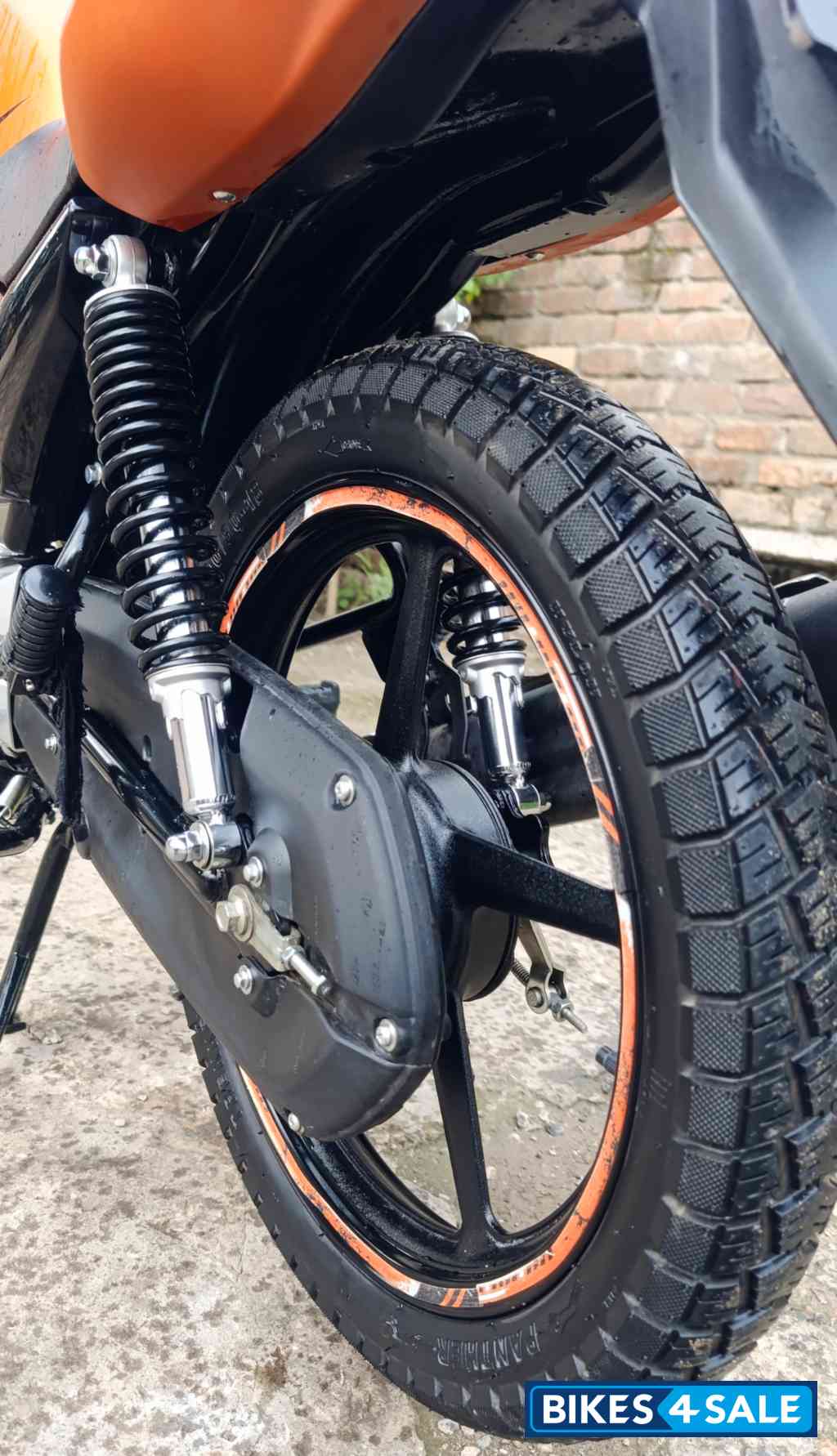 Orange Matt Yamaha YBR 125G