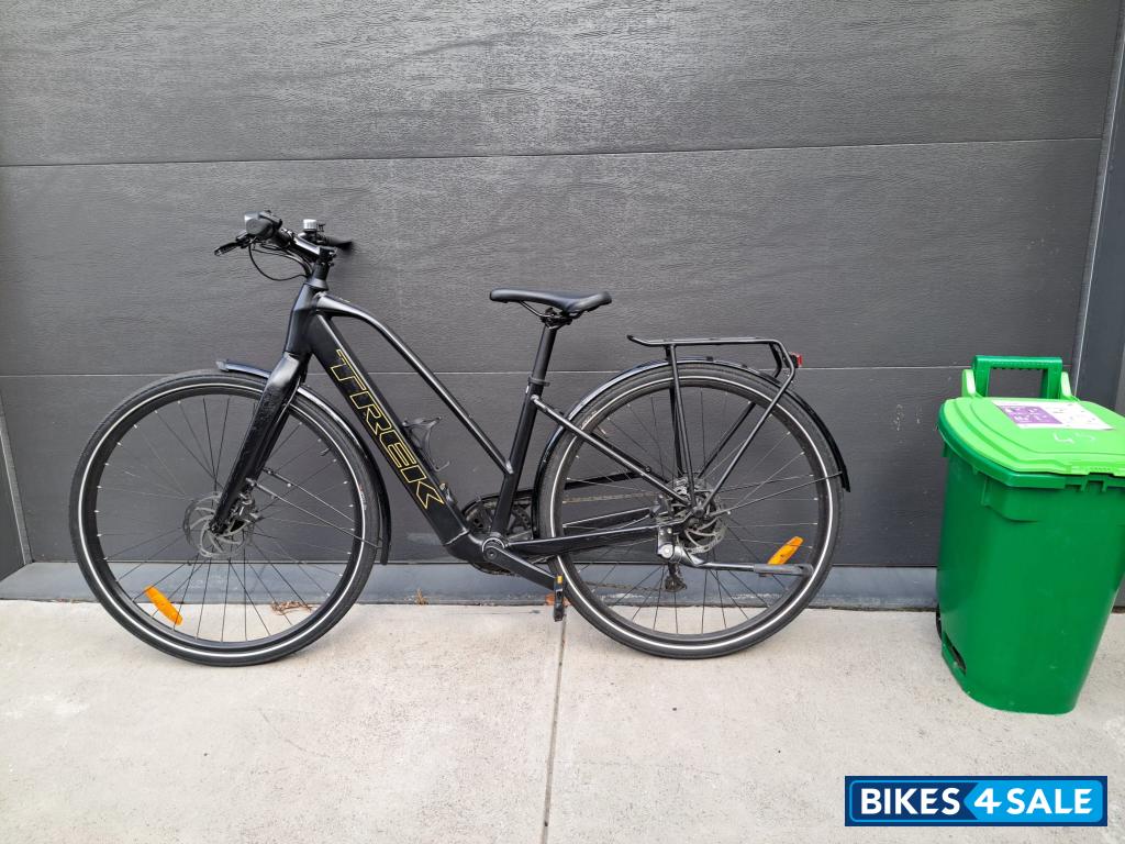 Black Trek 23 FX+ 2 STAGGER AU S BK