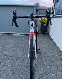 White Specialized Tarmac sl6 disc