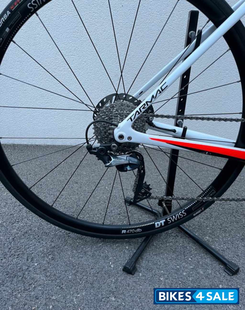 White Specialized Tarmac sl6 disc White Specialized Tarmac sl6 disc