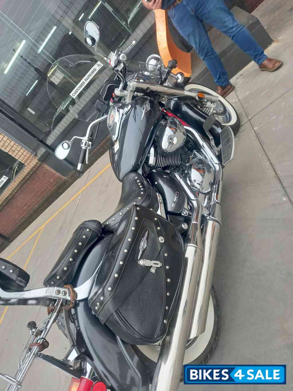 Pearl Black SUZUKI BOULEVARD C50T