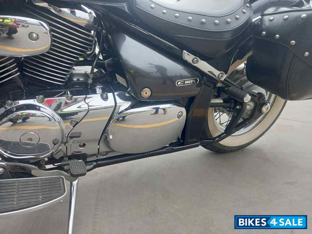 Pearl Black SUZUKI BOULEVARD C50T