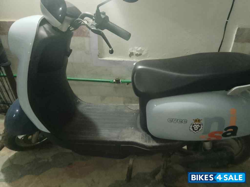 Evee Electric Scooty