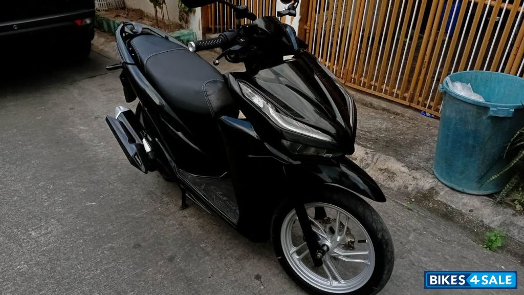 Black Honda Click 150i V2