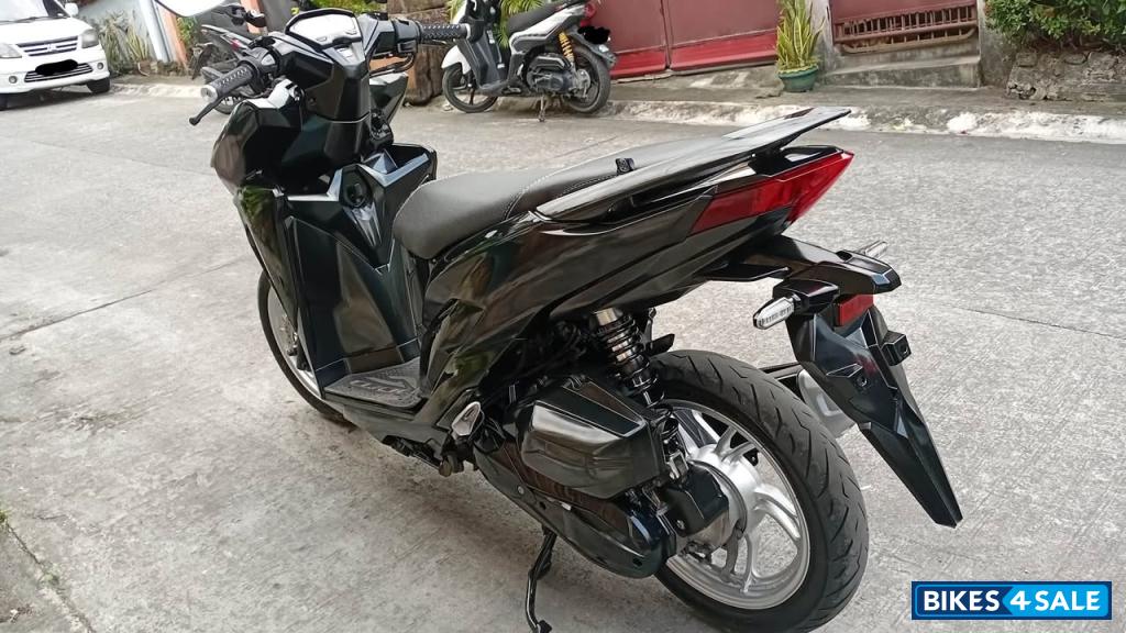 Black Honda Click 150i V2 Black Honda Click 150i V2