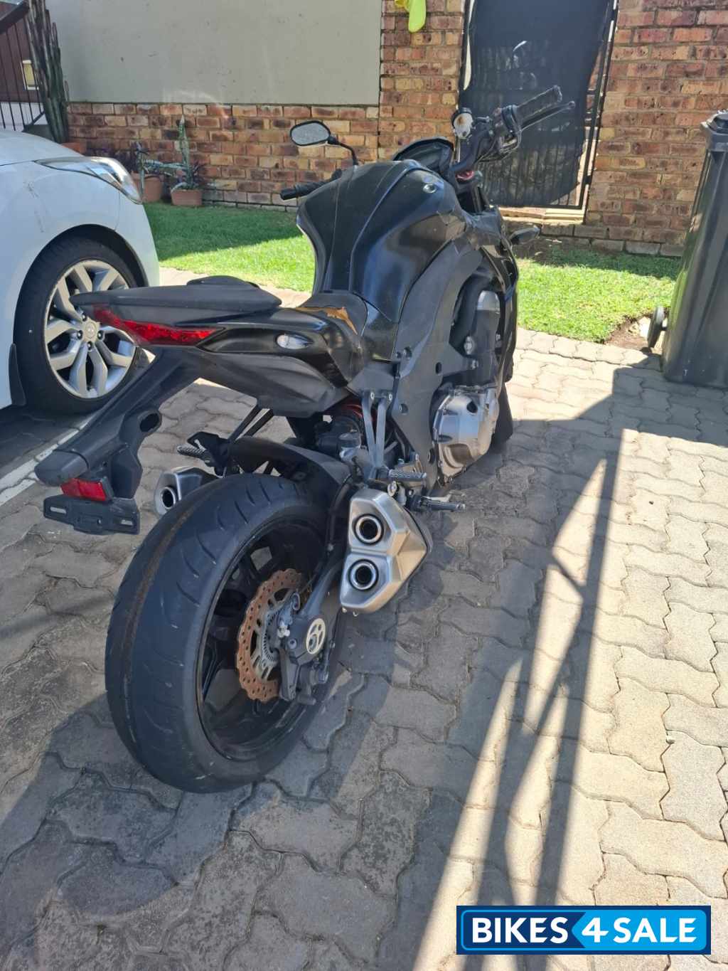 Black Kawasaki Z1000