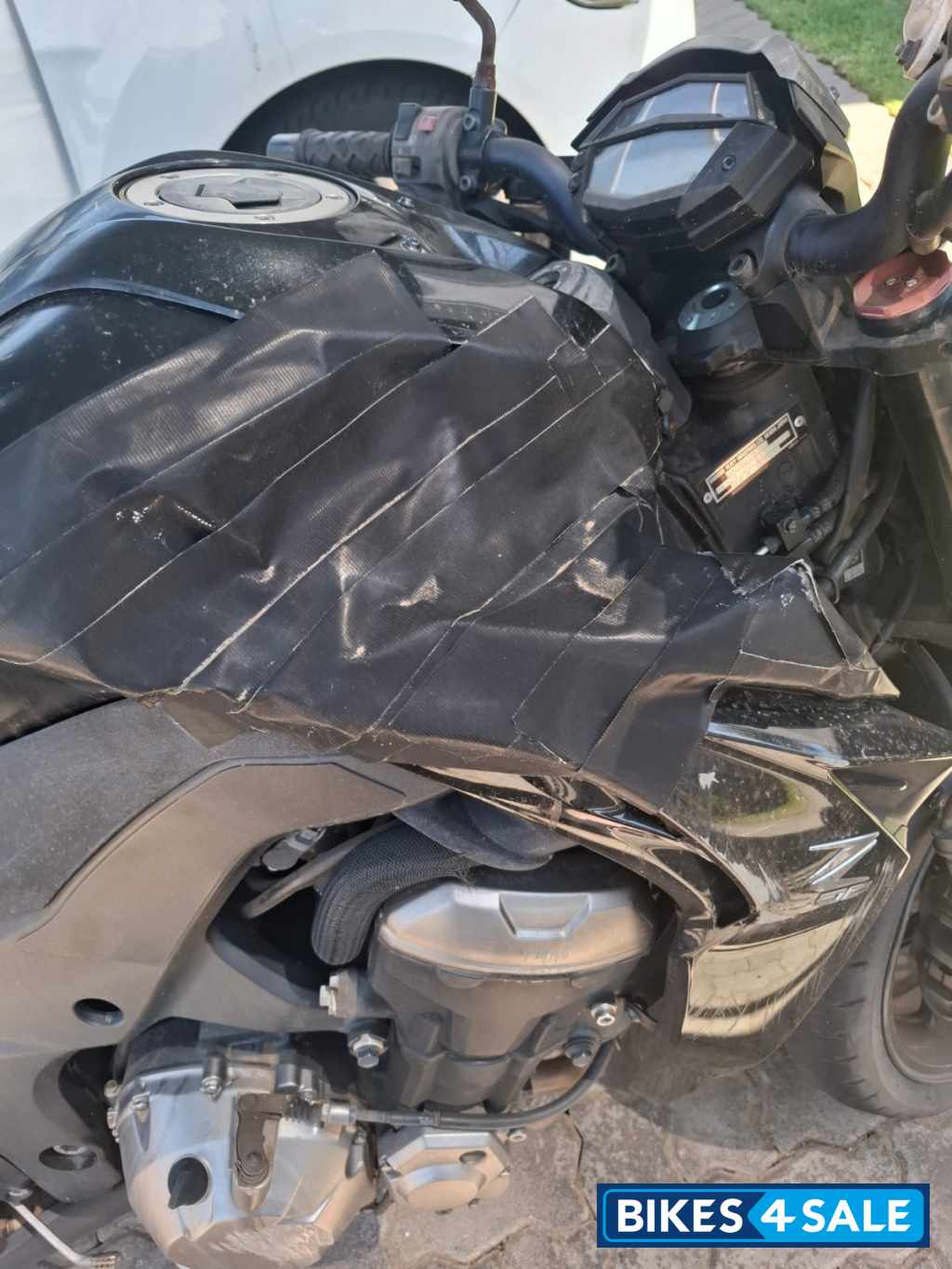 Black Kawasaki Z1000