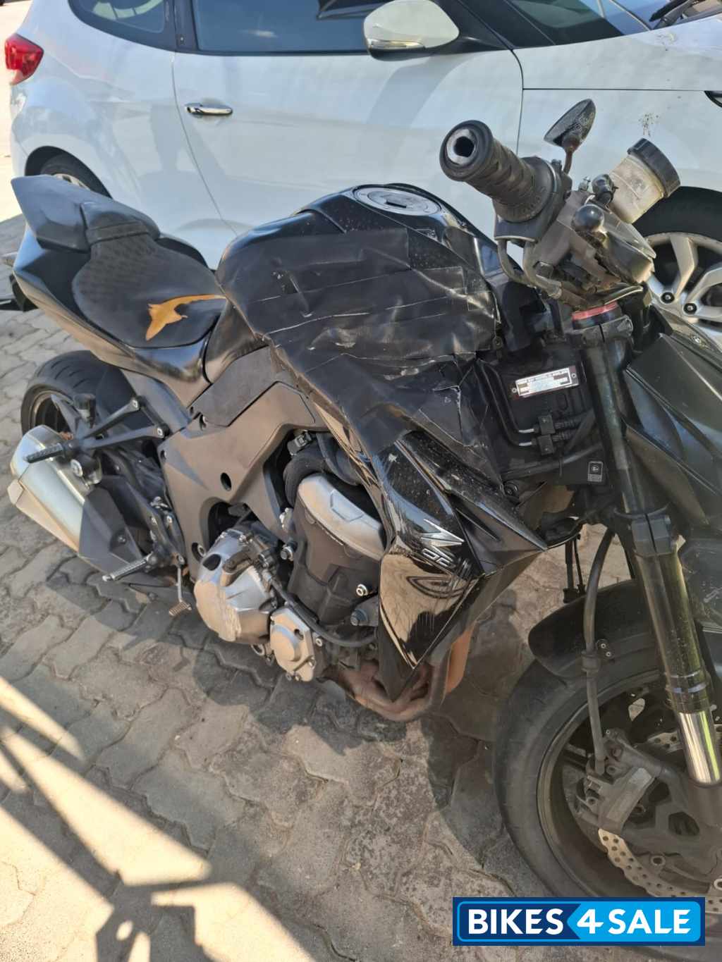 Black Kawasaki Z1000