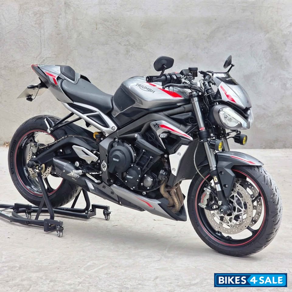 Triumph Street Triple RS